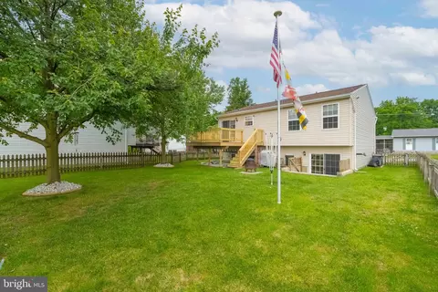 Exterior - 2515 Wagner Ave, Sparrows Point, MD 21219 photo 7 of 10