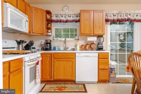 Kitchen - 2515 Wagner Ave, Sparrows Point, MD 21219 photo 3 of 4