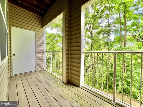 7208 Bogley Rd #202, Windsor Mill, MD 21244 photo 4
