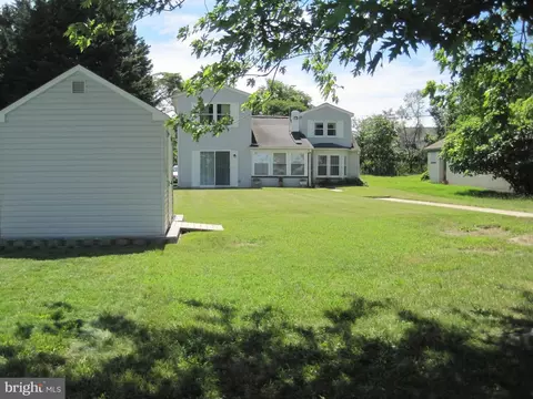 4610 Todd Point Ln, Sparrows Point, MD 21219 photo 3