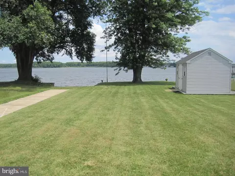 4610 Todd Point Ln, Sparrows Point, MD 21219 photo 2