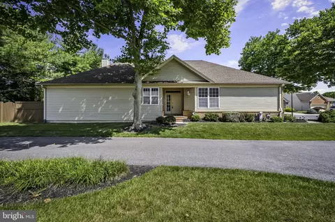 326 Chalk Hill Dr, Pikesville, MD 21208