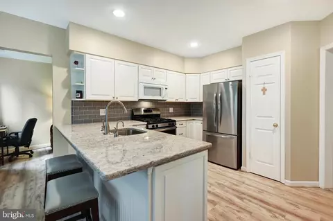 4 Bandon Ct #202, Lutherville Timonium, MD 21093