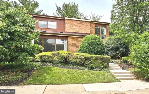 2 Stirrup Ct #32, Pikesville, MD 21208