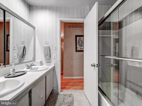 2002 Jolly Rd, Baltimore, MD 21209 photo 22