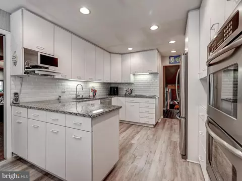 2002 Jolly Rd, Baltimore, MD 21209 photo 8