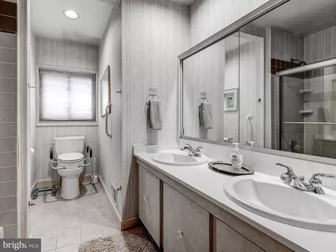 2002 Jolly Rd, Baltimore, MD 21209 photo 21