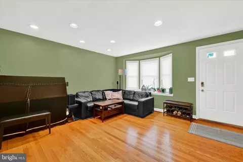 Living - 228 Stanmore Rd, Baltimore, MD 21212 photo 1 of 1