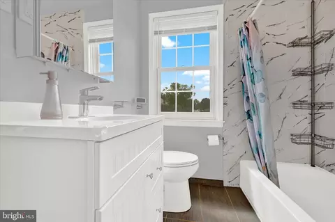 Bath - 228 Stanmore Rd, Baltimore, MD 21212 photo 2 of 3