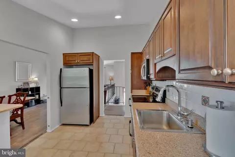 Entry Way - 503 Nollmeyer Rd, Middle River, MD 21220 photo 3 of 5
