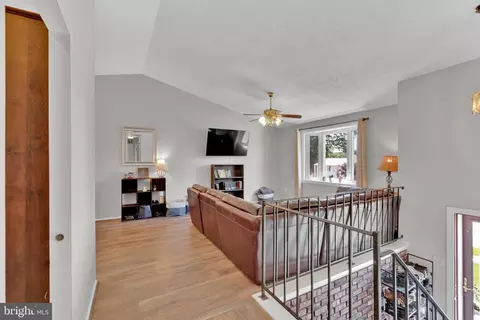 Entry Way - 503 Nollmeyer Rd, Middle River, MD 21220 photo 1 of 5