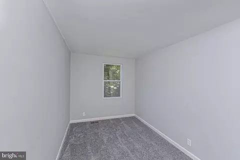927 Imperial Ct, Halethorpe, MD 21227 photo 3