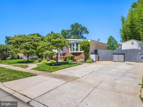 3518 Courtleigh Dr, Windsor Mill, MD 21244 photo 3