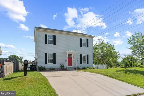 1838 Kittyhawk Rd, Essex, MD 21221