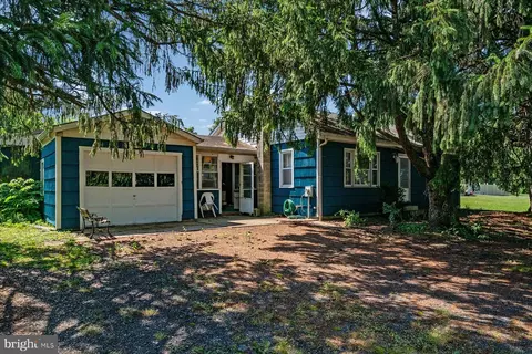 9917 Bird River Rd, Middle River, MD 21220