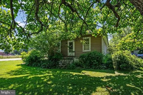 9921 Bird River Rd, Middle River, MD 21220