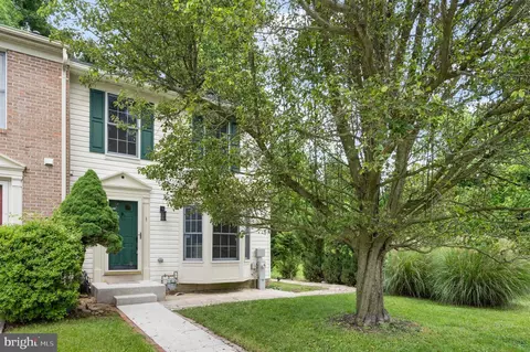 1 Cedarwood Cir, Pikesville, MD 21208
