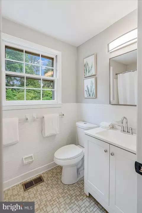1024 Breezewick Rd, Towson, MD 21286 photo 25