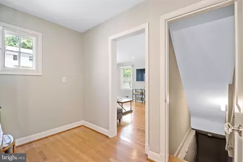Entry Way - 204 Tyrone Rd S, Baltimore, MD 21212 photo 11 of 12