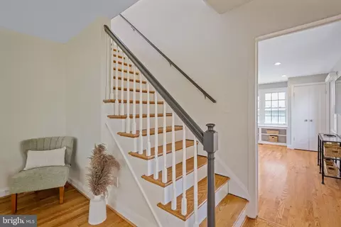 Entry Way - 204 Tyrone Rd S, Baltimore, MD 21212 photo 3 of 12