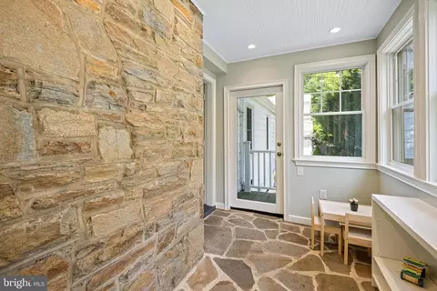 Entry Way - 204 Tyrone Rd S, Baltimore, MD 21212 photo 5 of 12