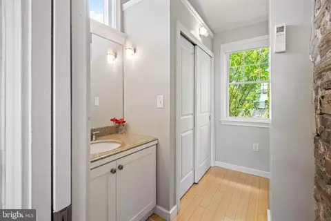 Entry Way - 204 Tyrone Rd S, Baltimore, MD 21212 photo 7 of 12