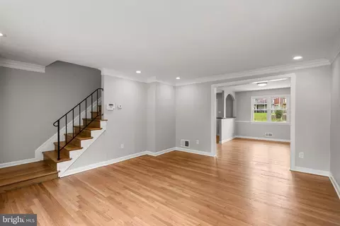 Living - 5635 Utrecht Rd, Baltimore, MD 21206 photo 1 of 3
