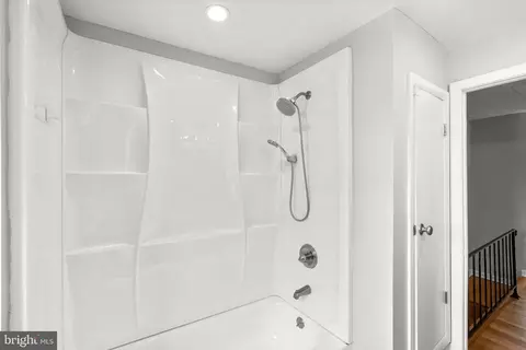Entry Way - 5635 Utrecht Rd, Baltimore, MD 21206 photo 3 of 3