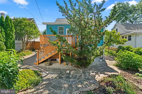 Exterior - 16 Hillside Rd, Catonsville, MD 21228 photo 5 of 6