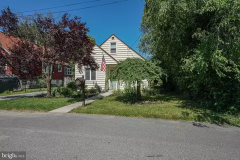 8707 Eddington Rd, Parkville, MD 21234