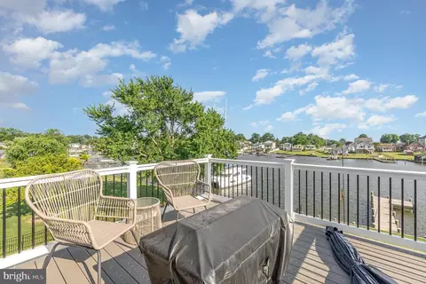 Exterior - 2646 Masseth Ave, Sparrows Point, MD 21219 photo 2 of 7