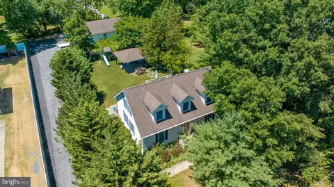1214 E Homberg Ave, Essex, MD 21221