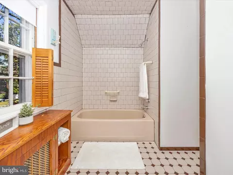 Bath - 3715 Lochearn, Baltimore, MD 21207 photo 5 of 5