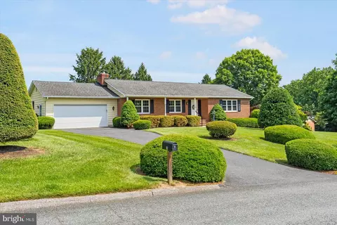 2 Palmway Ct, Baldwin, MD 21013