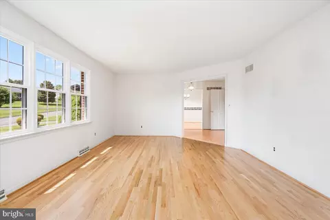 2 Palmway Ct, Baldwin, MD 21013 photo 6