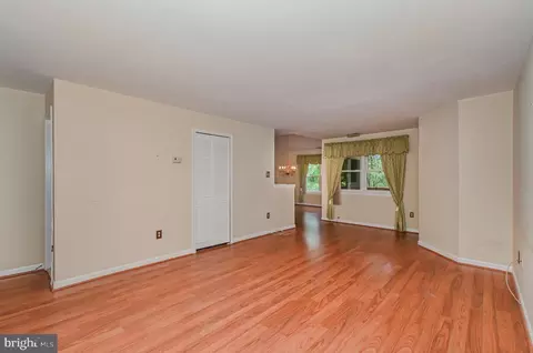 20 G Deer Run Ct #515, Halethorpe, MD 21227