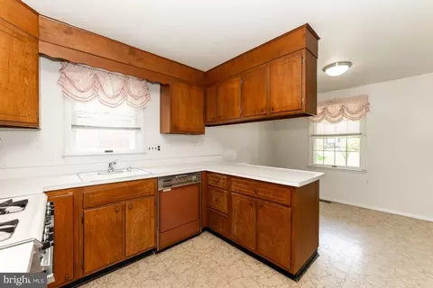 3902 Klausmier Rd, Nottingham, MD 21236 photo 7