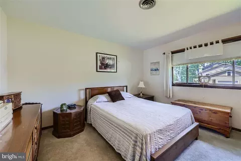 Bedroom - 6927 N River Dr, Middle River, MD 21220 photo 3 of 4