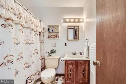Bath - 6927 N River Dr, Middle River, MD 21220 photo 2 of 3