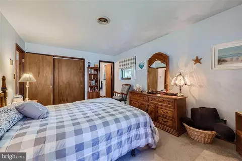 Bedroom - 6927 N River Dr, Middle River, MD 21220 photo 2 of 4