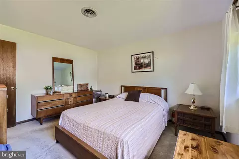 Bedroom - 6927 N River Dr, Middle River, MD 21220 photo 4 of 4