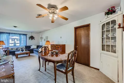 Dining - 6927 N River Dr, Middle River, MD 21220 photo 1 of 2