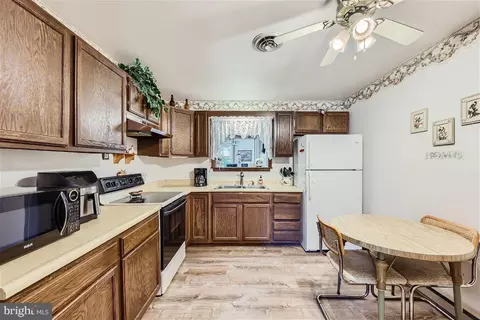 Kitchen - 6927 N River Dr, Middle River, MD 21220 photo 1 of 2