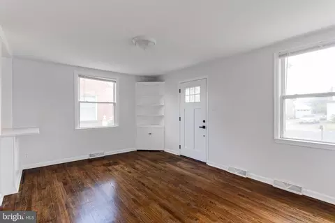 Living - 8204 Longpoint Rd, Dundalk, MD 21222 photo 2 of 4