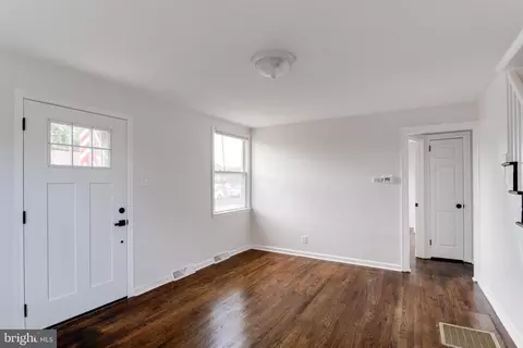 Entry Way - 8204 Longpoint Rd, Dundalk, MD 21222 photo 1 of 7