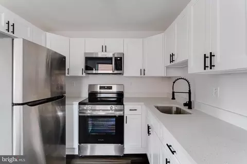 Kitchen - 8204 Longpoint Rd, Dundalk, MD 21222 photo 1 of 1