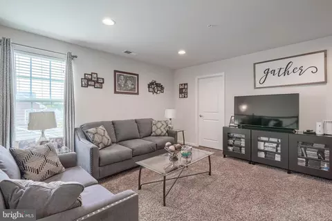 Entry Way - 960 Long Manor Dr, Middle River, MD 21220 photo 14 of 22