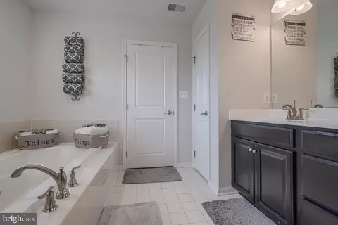 Bath - 960 Long Manor Dr, Middle River, MD 21220 photo 3 of 8