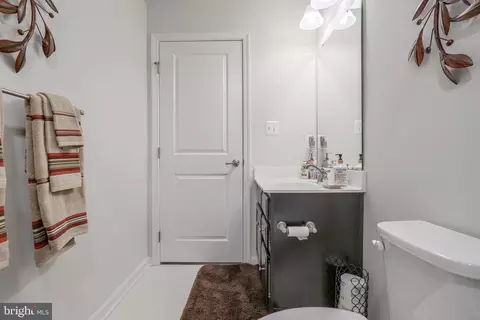 Entry Way - 960 Long Manor Dr, Middle River, MD 21220 photo 20 of 22