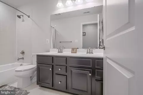 Entry Way - 960 Long Manor Dr, Middle River, MD 21220 photo 18 of 22